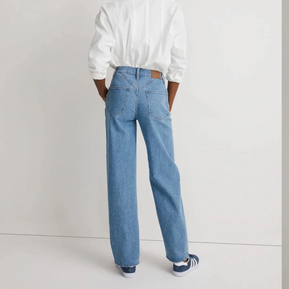 Madewell The Perfect Vintage Wide-Leg Jean in Harding Wash: Button-Fly Edition - Picture 4 of 11